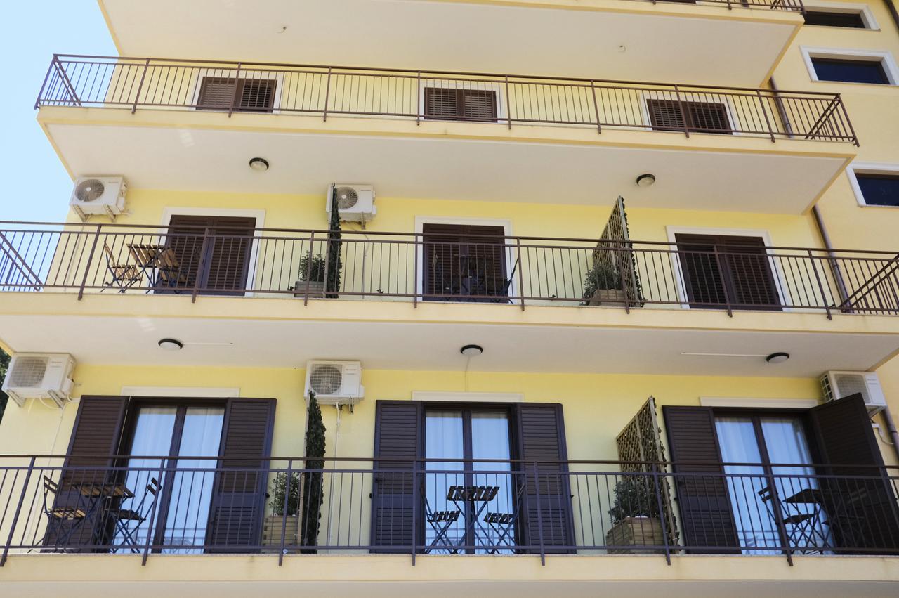Sikania Casa Diamond Messine Extérieur photo